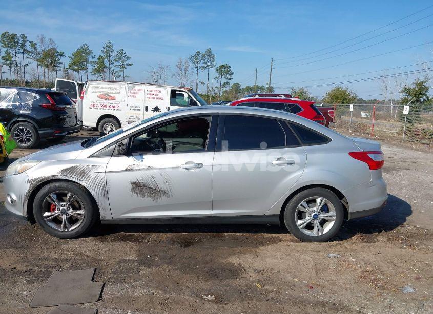 Photo 14 of 2014 Ford Focus SE (VIN 1FADP3F29EL360371)