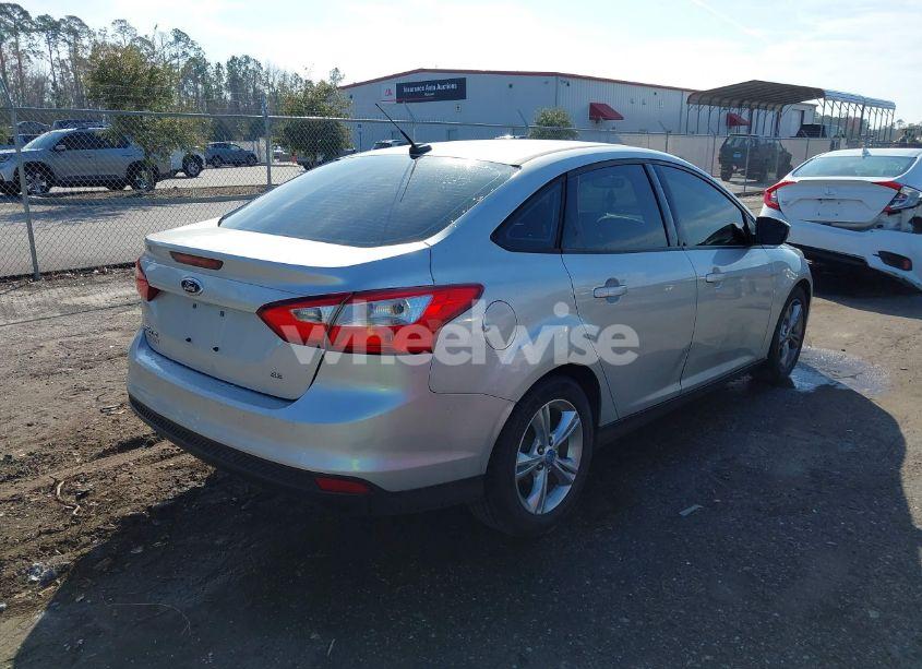 Photo 4 of 2014 Ford Focus SE (VIN 1FADP3F29EL360371)