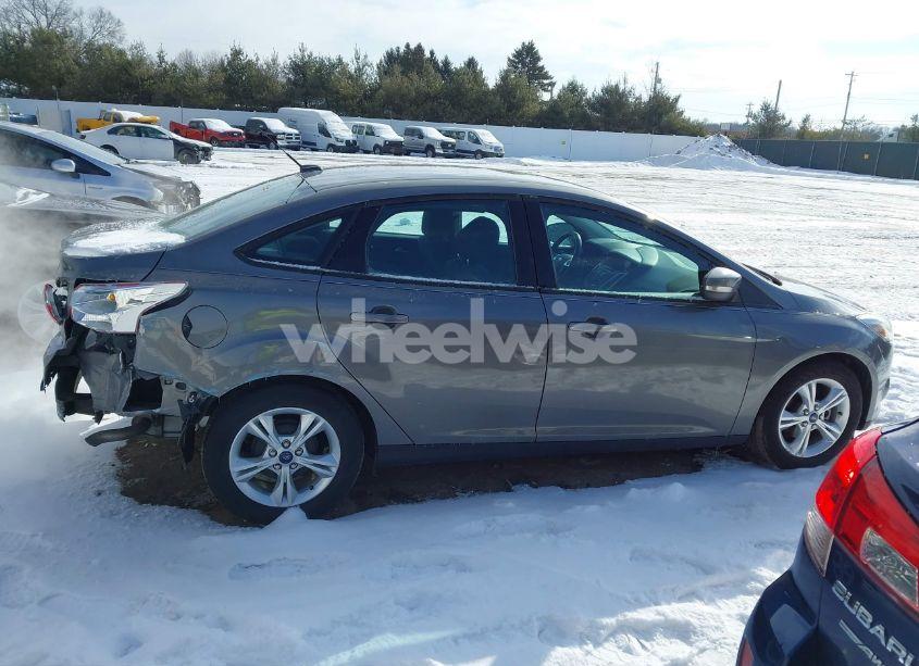 Photo 13 of 2014 Ford Focus SE (VIN 1FADP3F29EL369541)