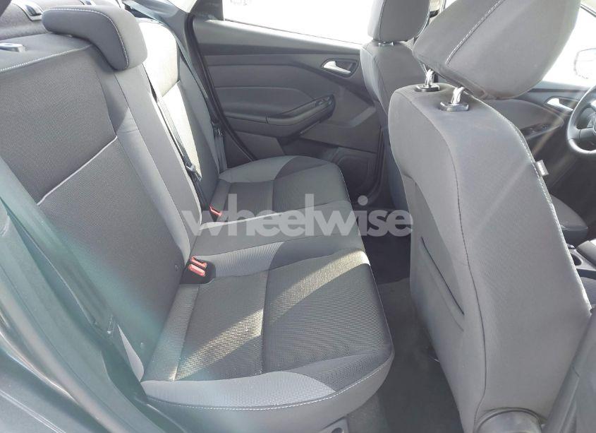 Photo 8 of 2014 Ford Focus SE (VIN 1FADP3F29EL369541)