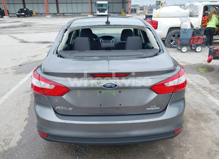 Photo 16 of 2014 Ford Focus SE (VIN 1FADP3F29EL371547)
