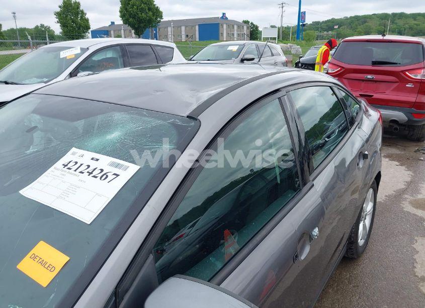 Photo 6 of 2014 Ford Focus SE (VIN 1FADP3F29EL371547)