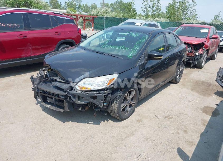 Photo 2 of 2014 Ford Focus SE (VIN 1FADP3F29EL371550)
