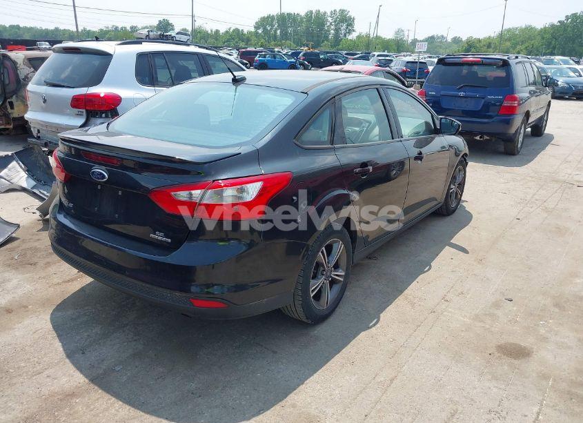 Photo 4 of 2014 Ford Focus SE (VIN 1FADP3F29EL371550)