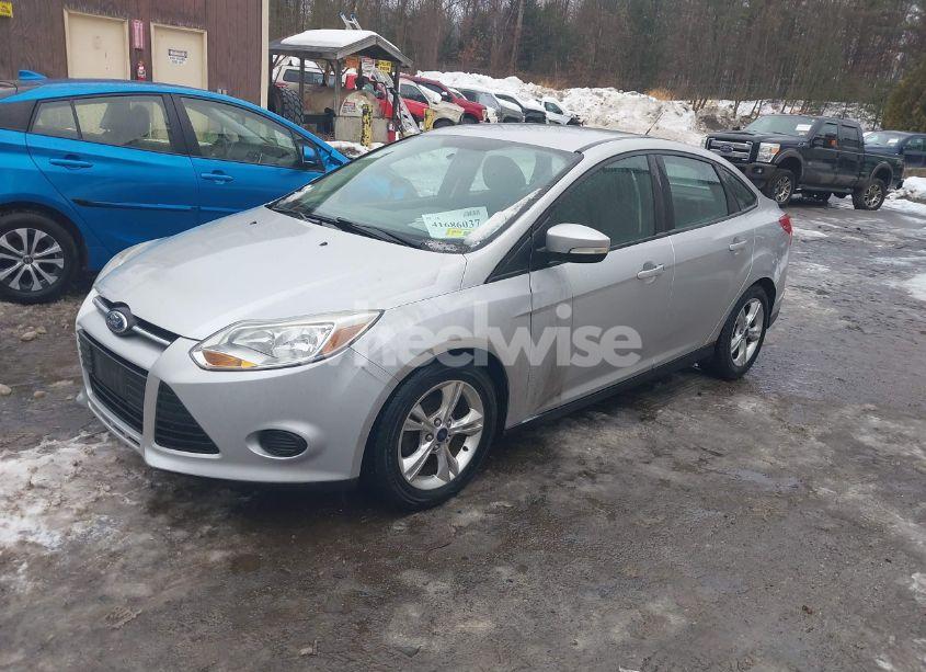 Photo 2 of 2014 Ford Focus SE (VIN 1FADP3F29EL377445)