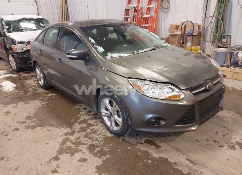 2014 Ford Focus SE (VIN 1FADP3F29EL380846) main photo
