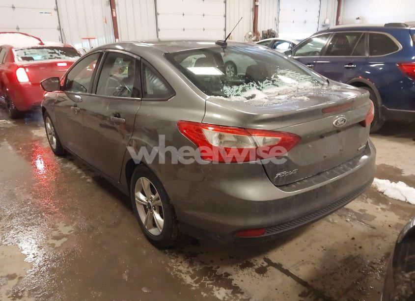 Photo 3 of 2014 Ford Focus SE (VIN 1FADP3F29EL380846)
