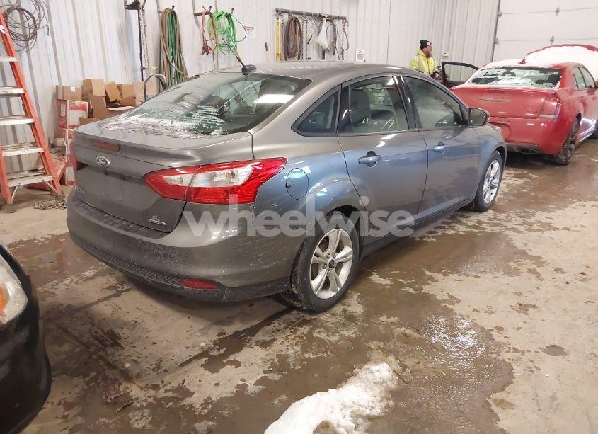 Photo 4 of 2014 Ford Focus SE (VIN 1FADP3F29EL380846)
