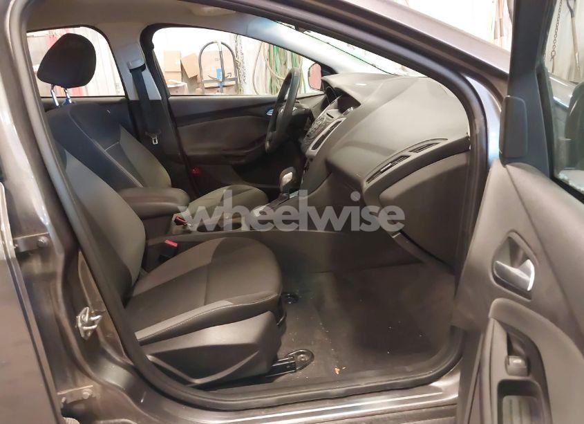 Photo 5 of 2014 Ford Focus SE (VIN 1FADP3F29EL380846)