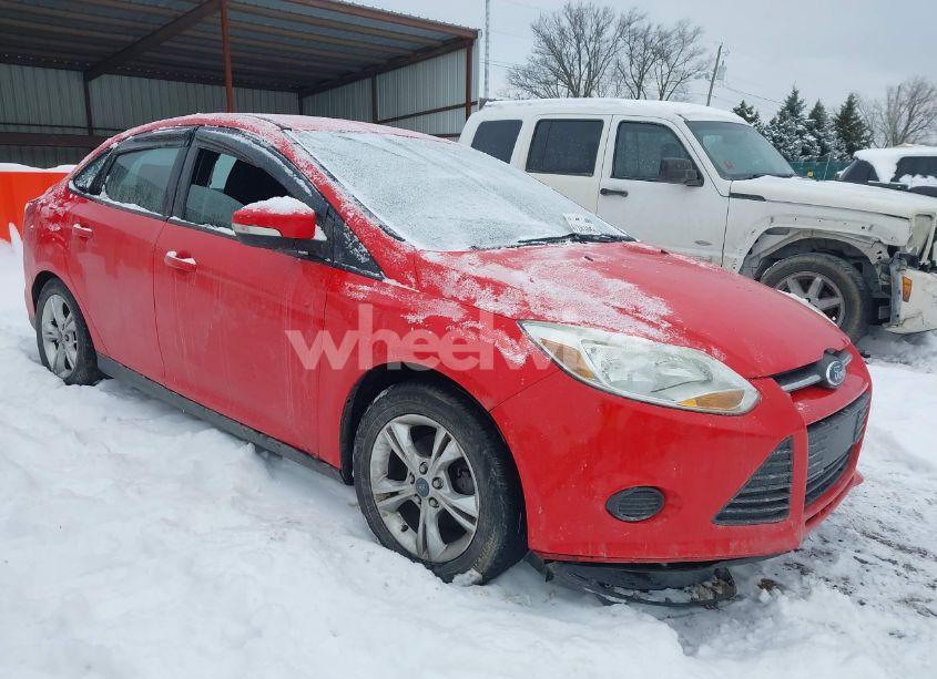 2014 Ford Focus SE (VIN 1FADP3F29EL393063) main photo