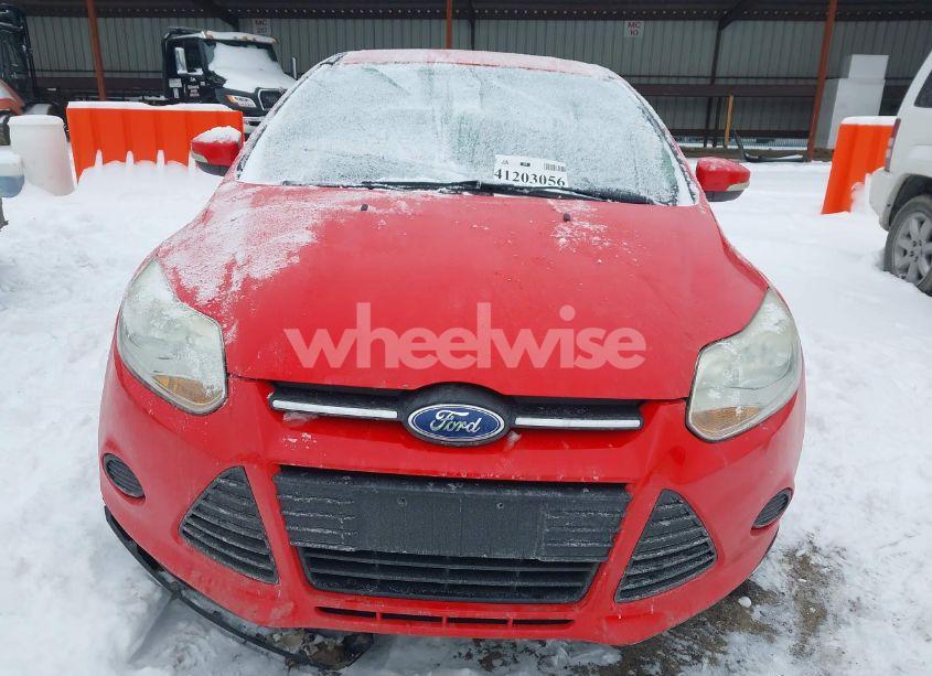 Photo 12 of 2014 Ford Focus SE (VIN 1FADP3F29EL393063)
