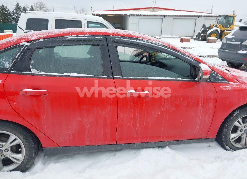 Photo 13 of 2014 Ford Focus SE (VIN 1FADP3F29EL393063)