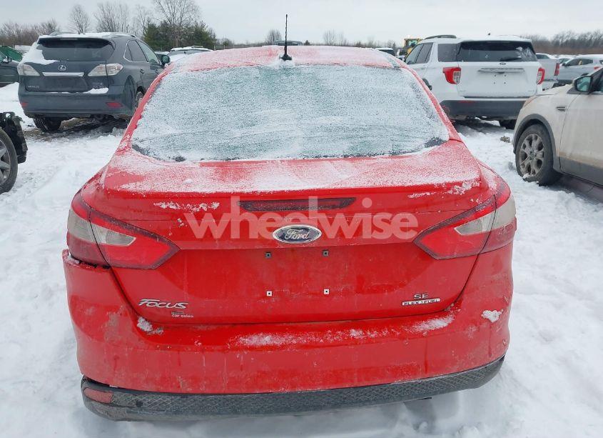 Photo 16 of 2014 Ford Focus SE (VIN 1FADP3F29EL393063)