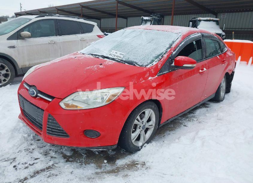 Photo 2 of 2014 Ford Focus SE (VIN 1FADP3F29EL393063)