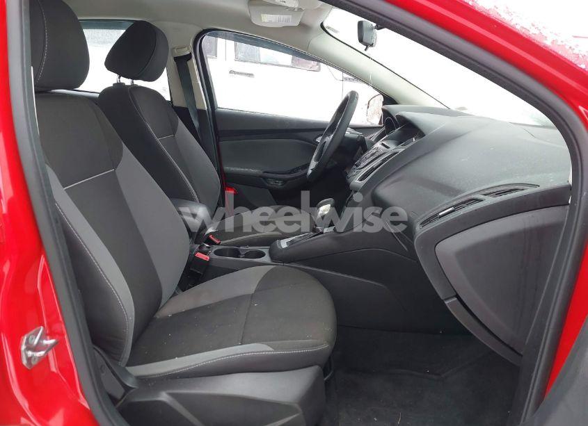 Photo 5 of 2014 Ford Focus SE (VIN 1FADP3F29EL393063)