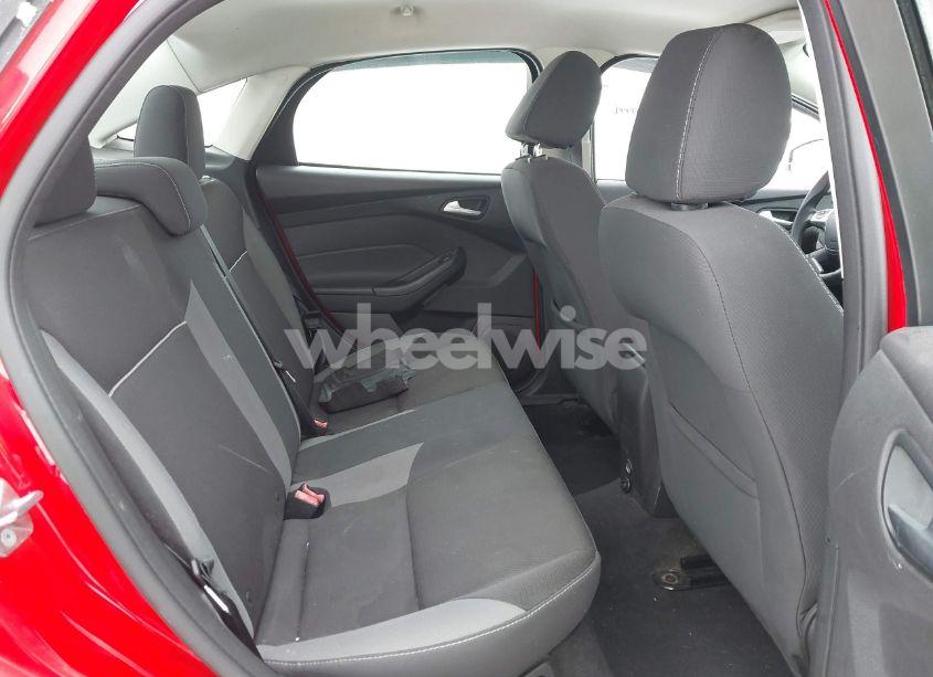 Photo 8 of 2014 Ford Focus SE (VIN 1FADP3F29EL393063)