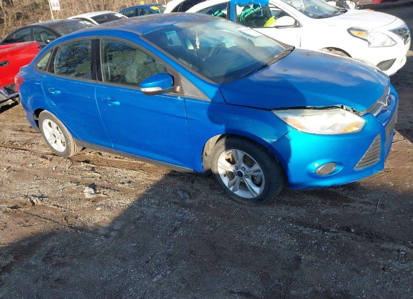 2014 Ford Focus SE (VIN 1FADP3F29EL403199) main photo