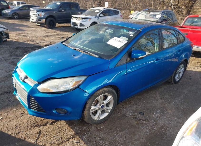 Photo 2 of 2014 Ford Focus SE (VIN 1FADP3F29EL403199)