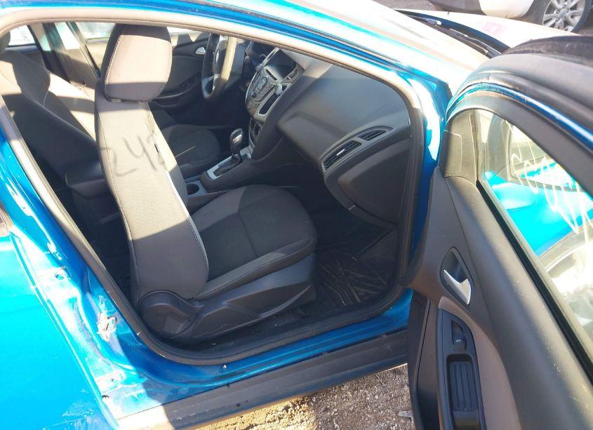 Photo 5 of 2014 Ford Focus SE (VIN 1FADP3F29EL403199)