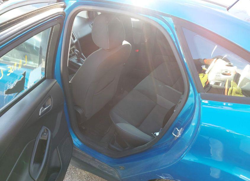 Photo 8 of 2014 Ford Focus SE (VIN 1FADP3F29EL403199)