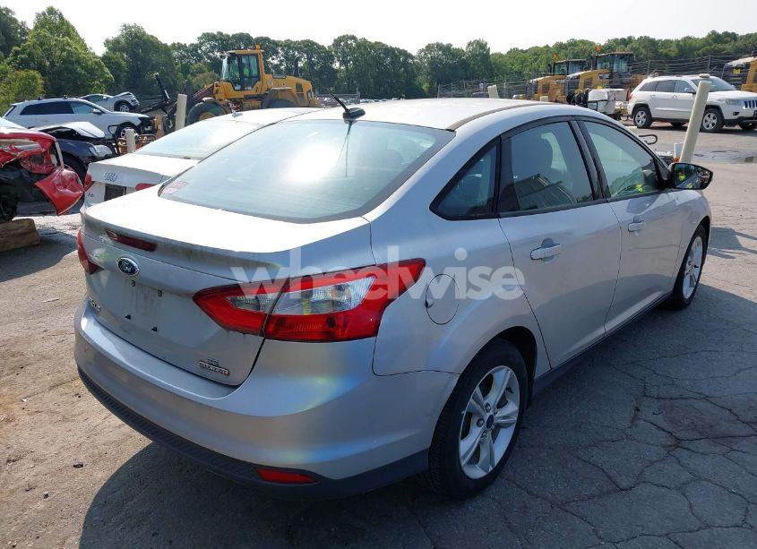 Photo 4 of 2014 Ford Focus SE (VIN 1FADP3F29EL403817)