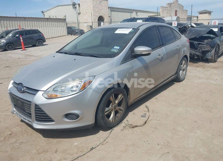 Photo 2 of 2014 Ford Focus SE (VIN 1FADP3F29EL406359)