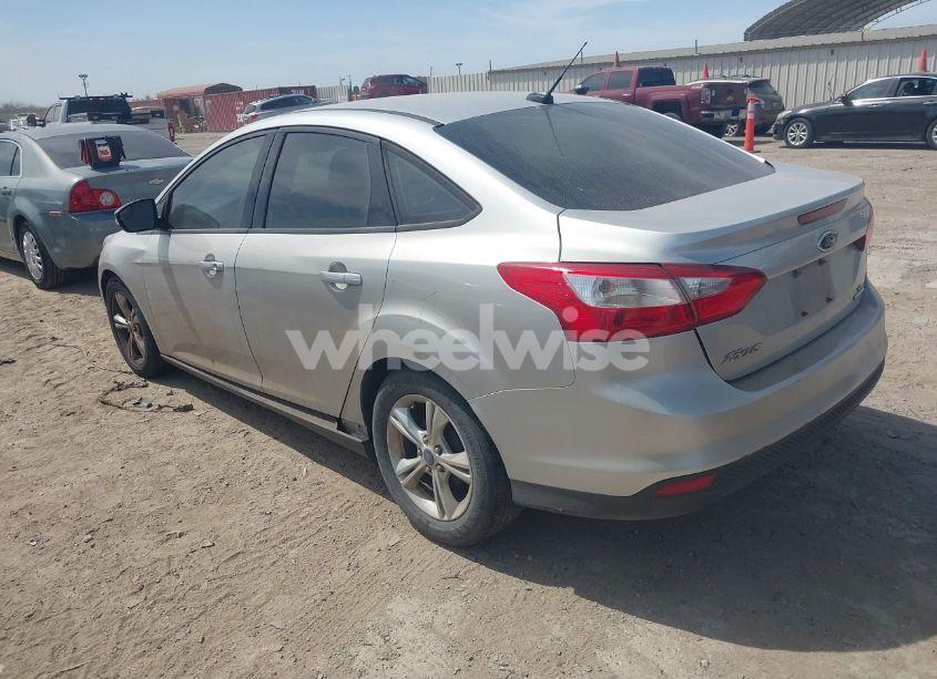 Photo 3 of 2014 Ford Focus SE (VIN 1FADP3F29EL406359)