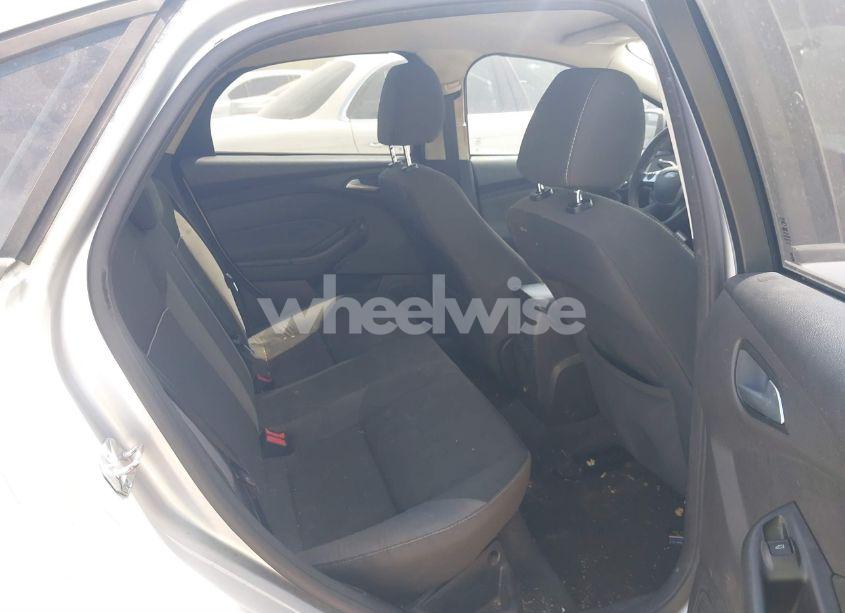 Photo 8 of 2014 Ford Focus SE (VIN 1FADP3F29EL406359)