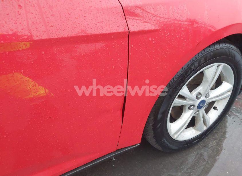 Photo 12 of 2014 Ford Focus SE (VIN 1FADP3F29EL413960)