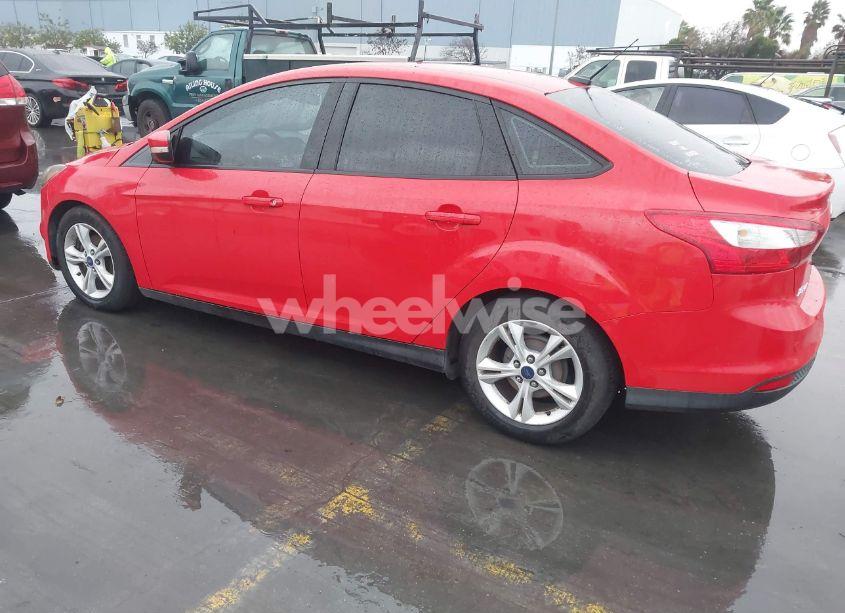 Photo 3 of 2014 Ford Focus SE (VIN 1FADP3F29EL413960)