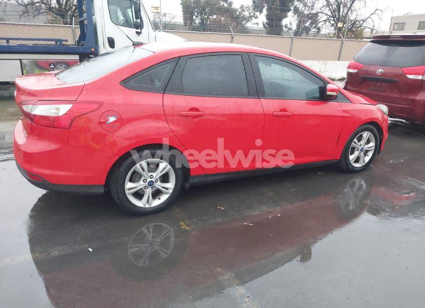 Photo 4 of 2014 Ford Focus SE (VIN 1FADP3F29EL413960)