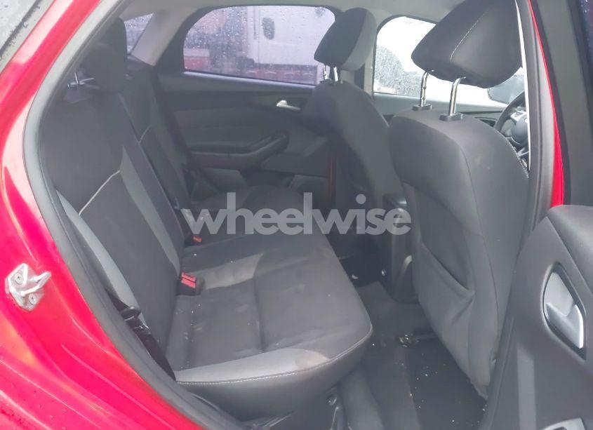 Photo 8 of 2014 Ford Focus SE (VIN 1FADP3F29EL413960)