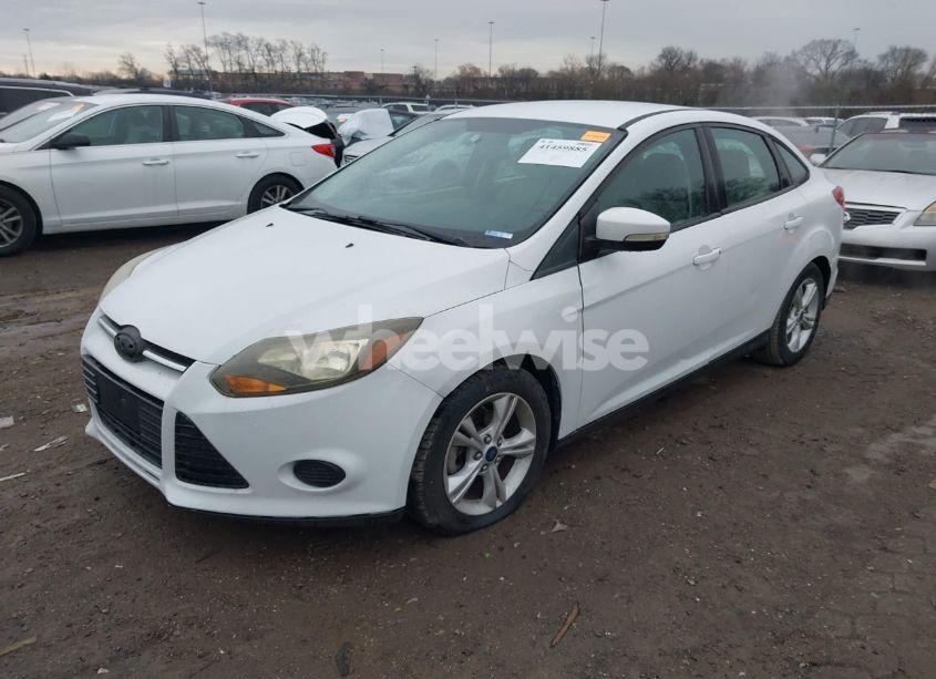 Photo 2 of 2014 Ford Focus SE (VIN 1FADP3F29EL414574)