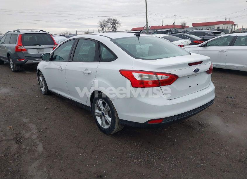 Photo 3 of 2014 Ford Focus SE (VIN 1FADP3F29EL414574)