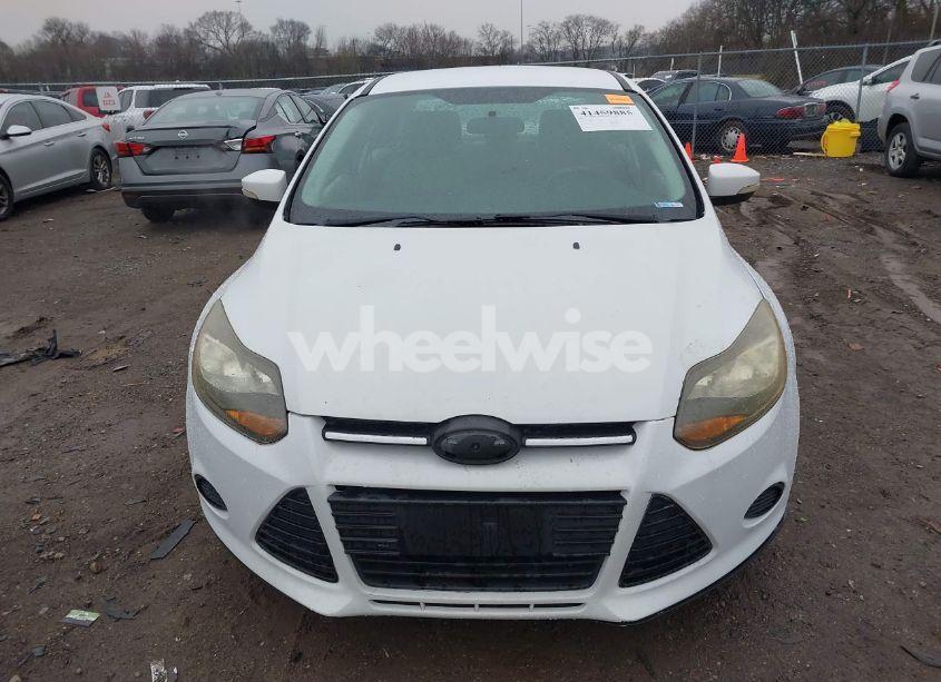 Photo 6 of 2014 Ford Focus SE (VIN 1FADP3F29EL414574)