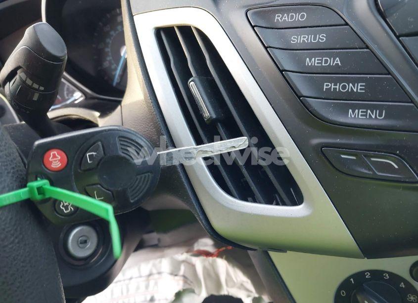 Photo 11 of 2014 Ford Focus SE (VIN 1FADP3F29EL428068)