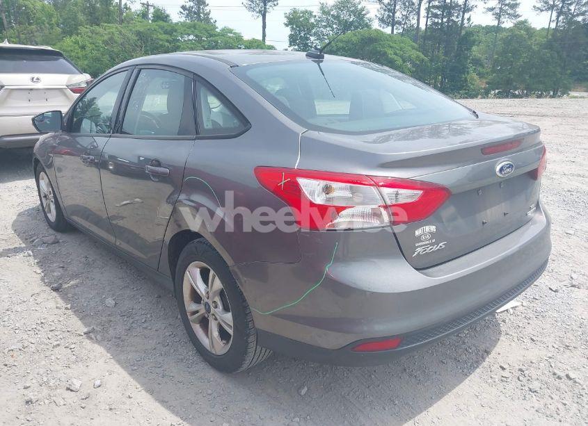 Photo 3 of 2014 Ford Focus SE (VIN 1FADP3F29EL446926)