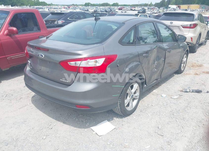 Photo 4 of 2014 Ford Focus SE (VIN 1FADP3F29EL446926)