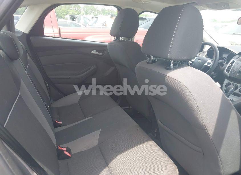 Photo 8 of 2014 Ford Focus SE (VIN 1FADP3F29EL446926)