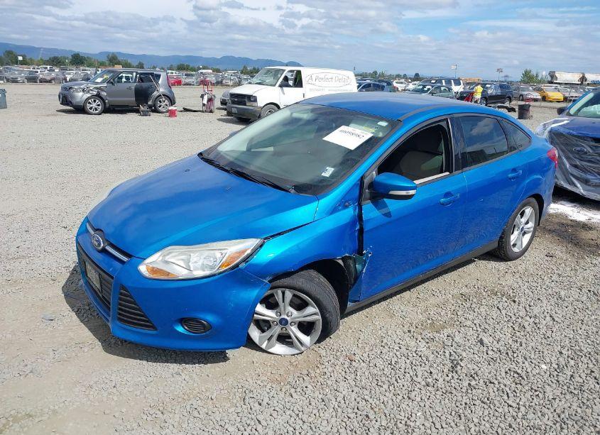 Photo 2 of 2014 Ford Focus SE (VIN 1FADP3F29EL454265)