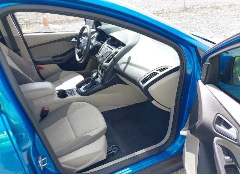 Photo 5 of 2014 Ford Focus SE (VIN 1FADP3F29EL454265)