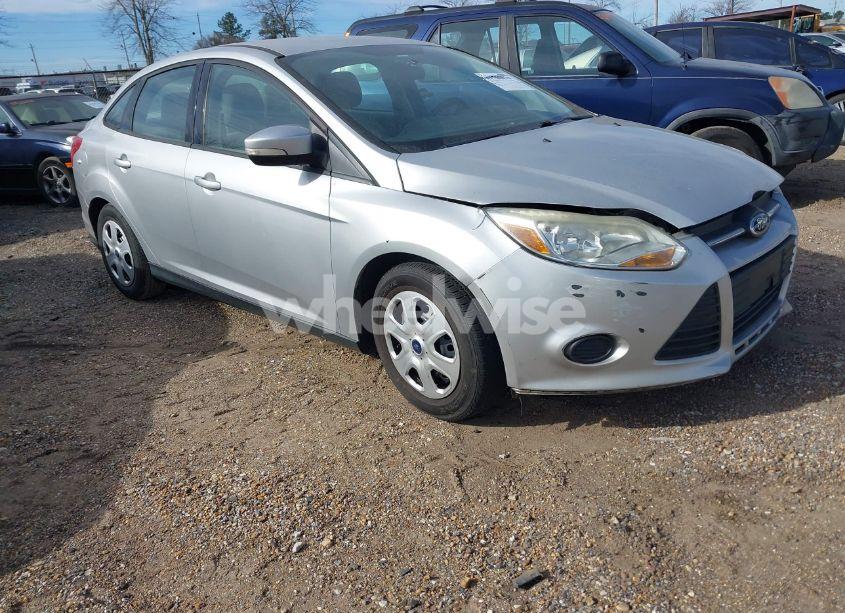 2014 Ford Focus SE (VIN 1FADP3F29EL457909) main photo