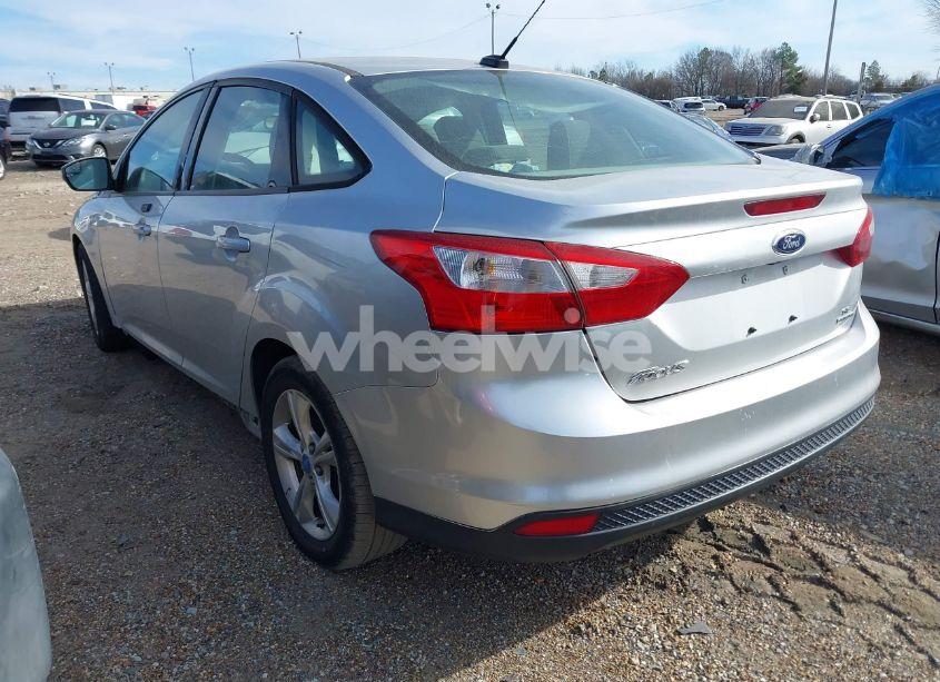 Photo 3 of 2014 Ford Focus SE (VIN 1FADP3F29EL457909)