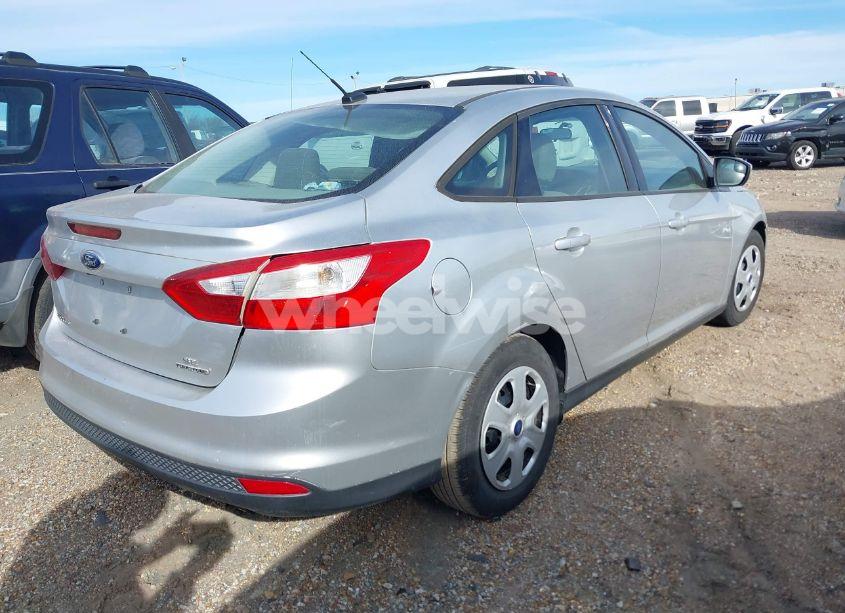 Photo 4 of 2014 Ford Focus SE (VIN 1FADP3F29EL457909)