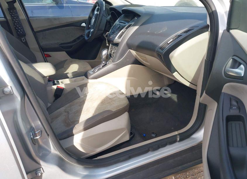 Photo 5 of 2014 Ford Focus SE (VIN 1FADP3F29EL457909)