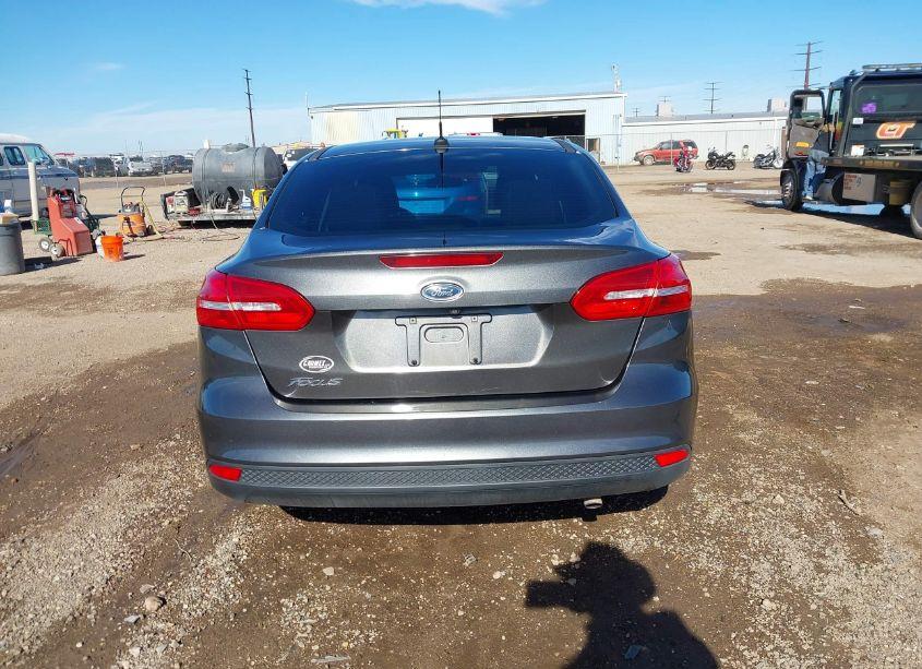 Photo 17 of 2015 Ford Focus SE (VIN 1FADP3F29FL202811)