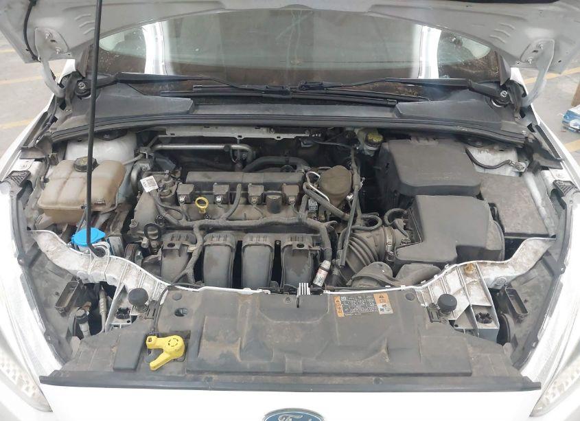 Photo 10 of 2015 Ford Focus SE (VIN 1FADP3F29FL203795)