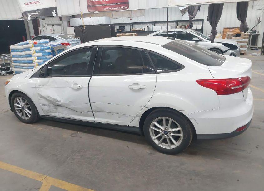 Photo 14 of 2015 Ford Focus SE (VIN 1FADP3F29FL203795)