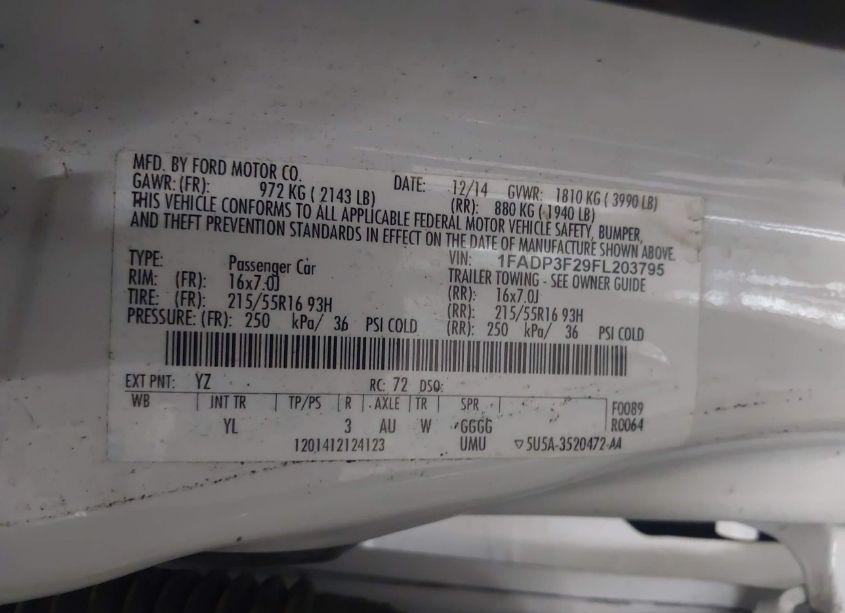 Photo 9 of 2015 Ford Focus SE (VIN 1FADP3F29FL203795)