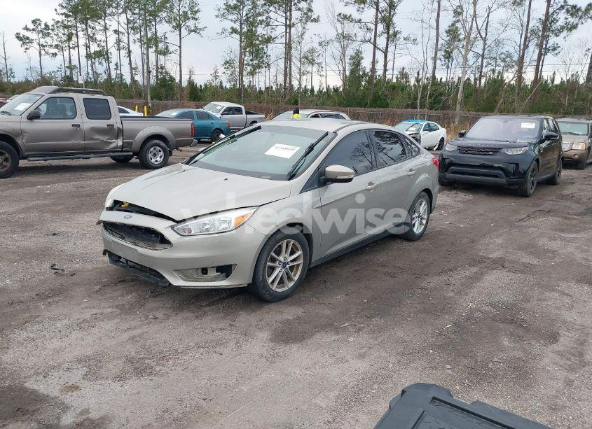 Photo 2 of 2015 Ford Focus SE (VIN 1FADP3F29FL215249)